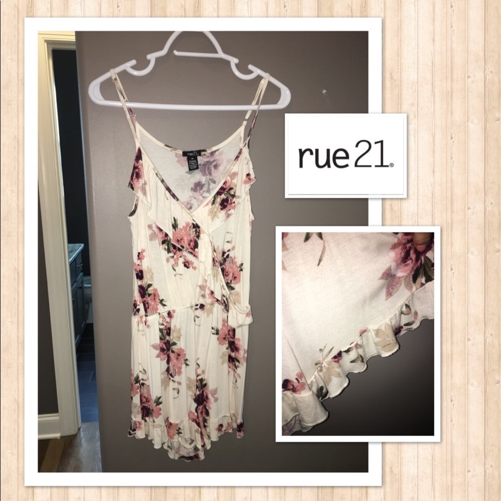 Rue 21 Floral Romper Size XS